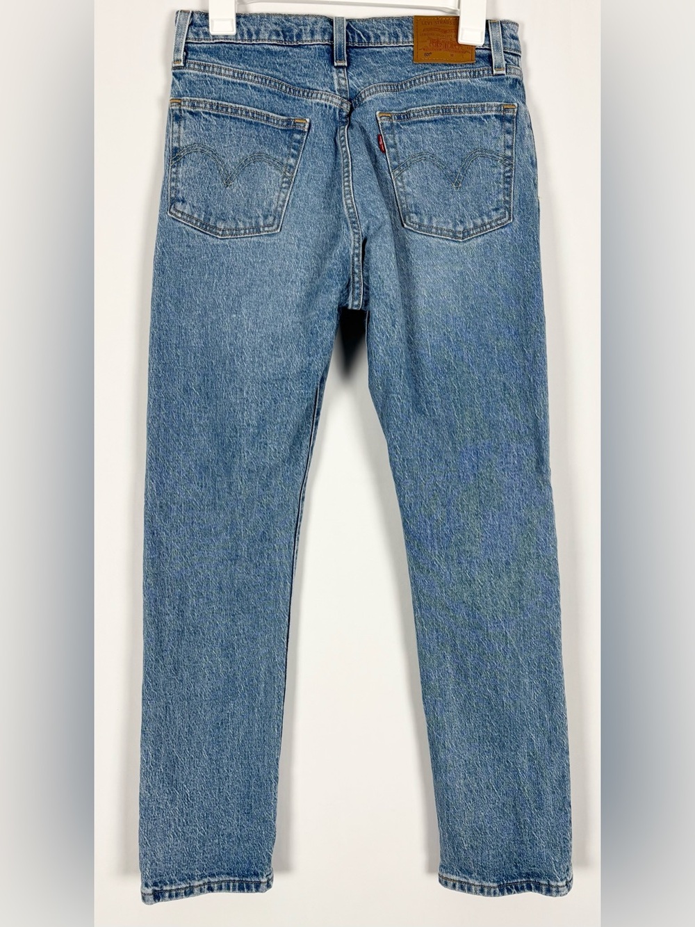 Levi’s 501 Medium Wash Mid Rise Slim Straight Leg Jeans Size 28W 30L - Picture 5 of 9